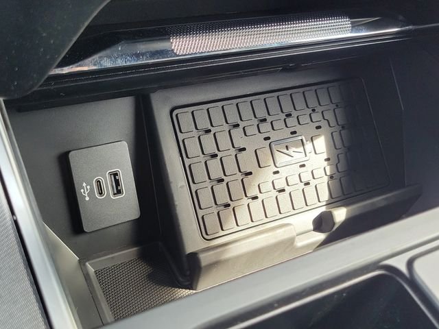 New 2026 Star White Metallic Tri-Coat Ford Platinum® image 11