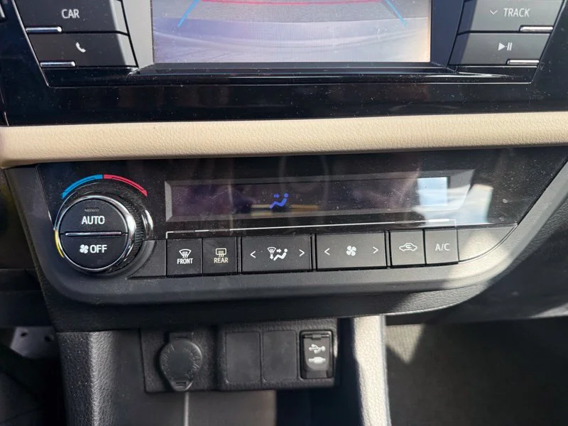 Used 2015 Brown Toyota LE image 9