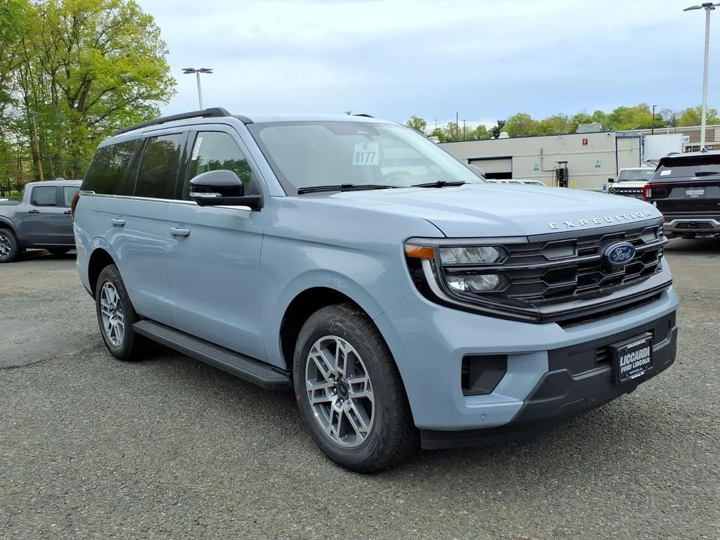 2026 Ford Expedition Active 4x4's photo