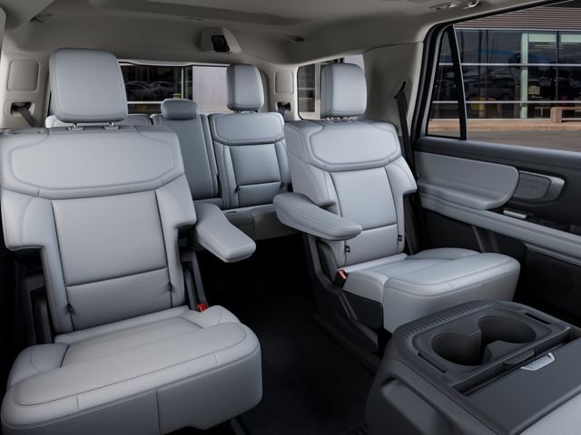 New 2027 Star White Metallic Tri-Coat Ford Platinum image 11