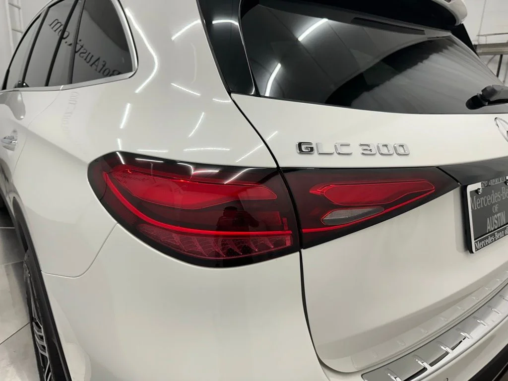 New 2027 White Mercedes-Benz GLC 300 image 11