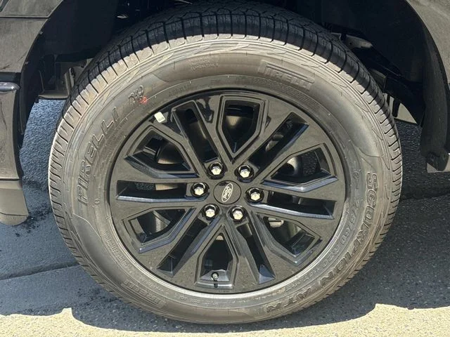 New 2026 Agate Black Metallic Ford XLT image 7