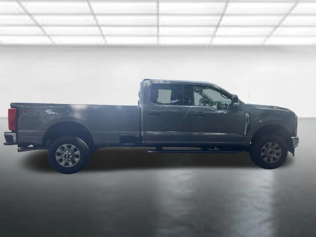 Used 2024 Gray Ford XLT image 6
