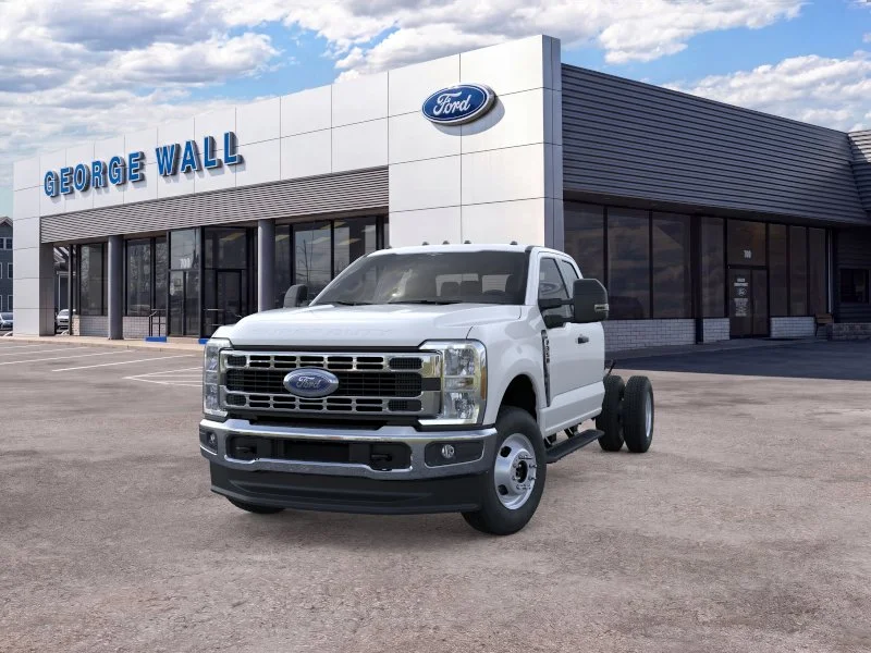 New 2026 Oxford White Ford F-350® XL image 24