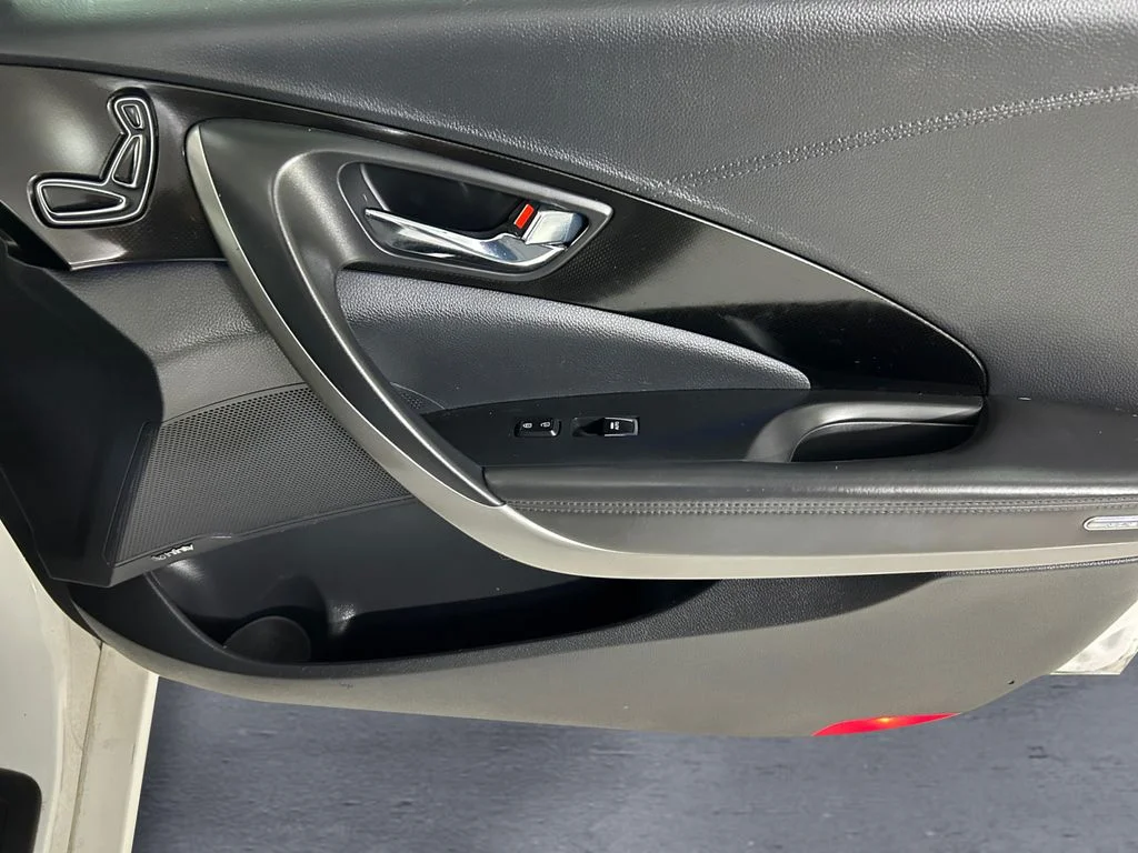 Used 2016 White Hyundai Limited image 15