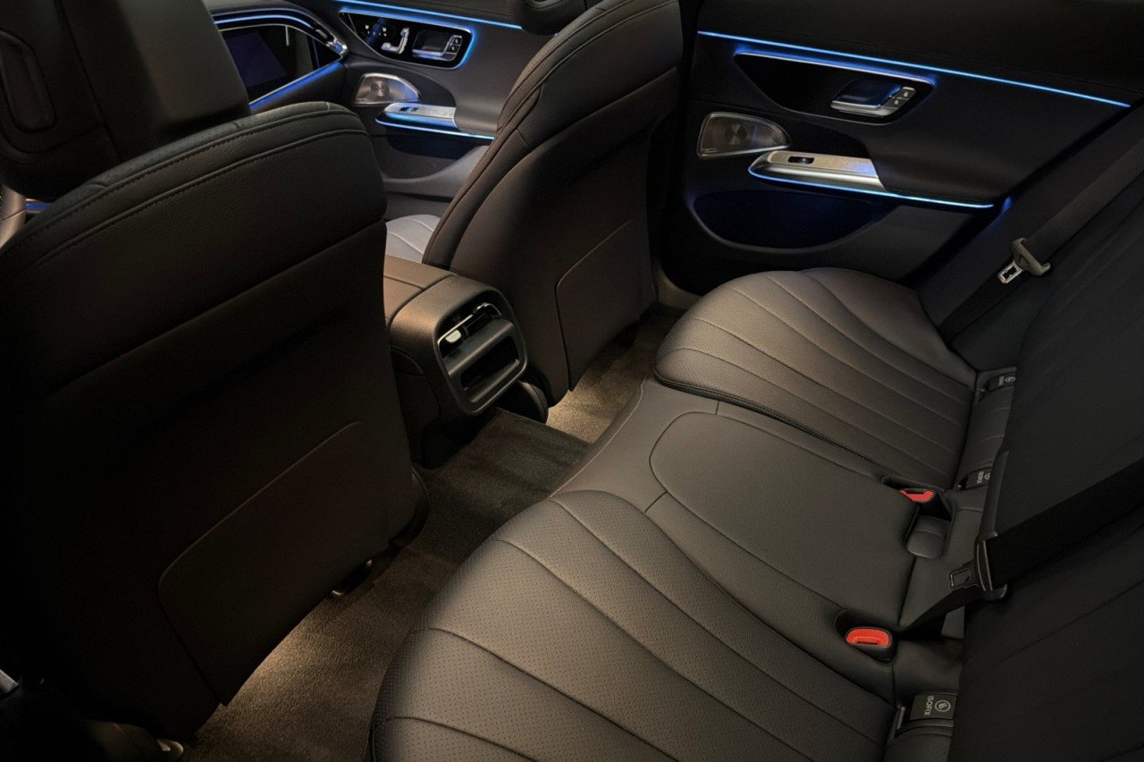 New 2026 MANUFAKTUR Alpine Grey Mercedes-Benz E 350 RWD Sedan image 11