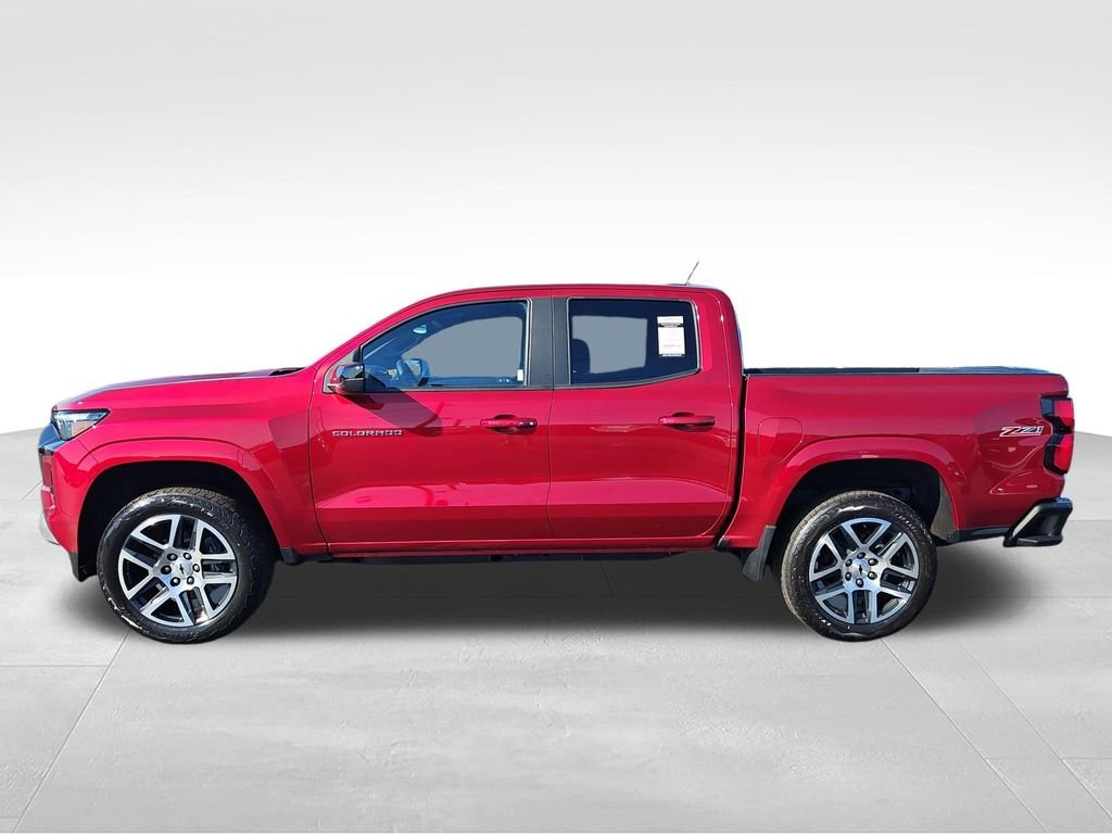 Used 2023 Red Chevrolet Z71 image 2