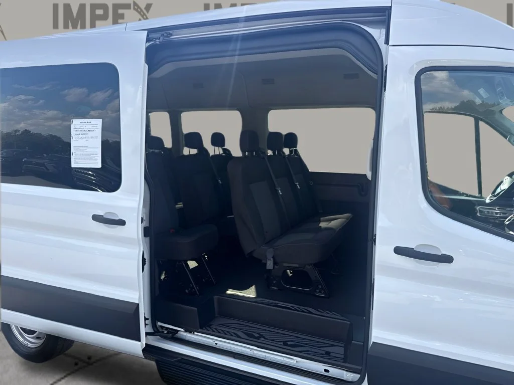 Used 2023 White Ford XL image 23