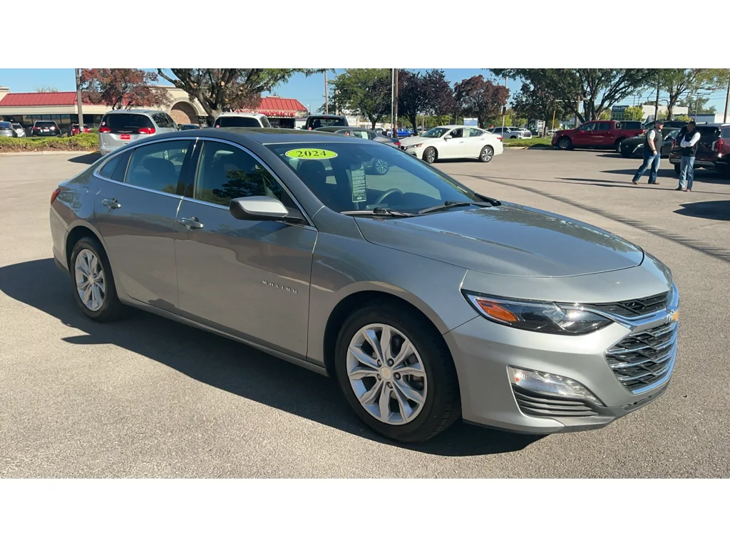 Used 2024 STERLING GRAY METALLIC Chevrolet LT image 3