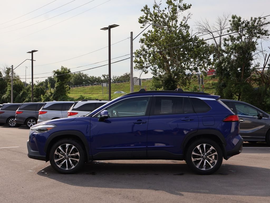 Used 2024 Blue Toyota XLE image 4
