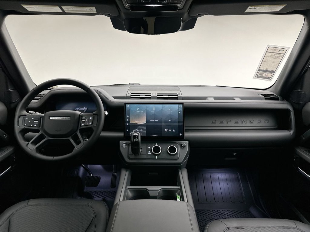 New 2026 Santorini Black Land Rover X-Dynamic SE image 8