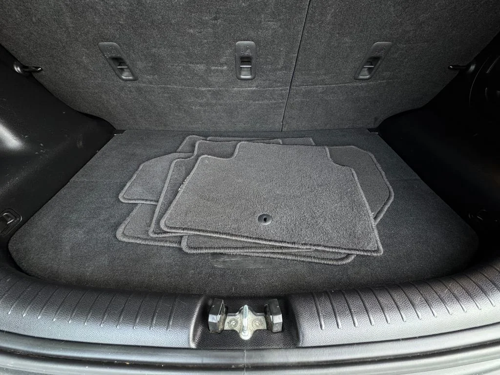 Used 2014 Alien II Kia Base image 39