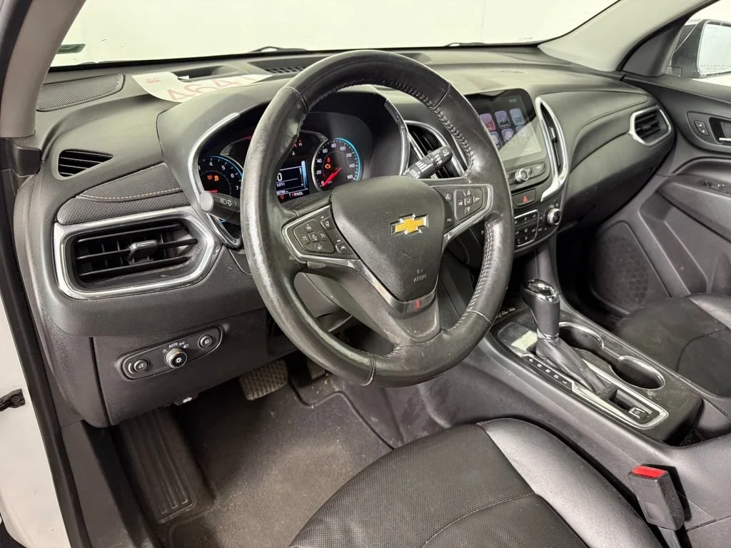Used 2018 SUMMIT WHITE Chevrolet Premier image 10
