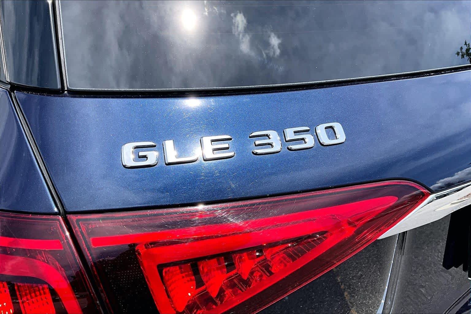 Used 2022 Lunar Blue Metallic Mercedes-Benz GLE 350 image 31