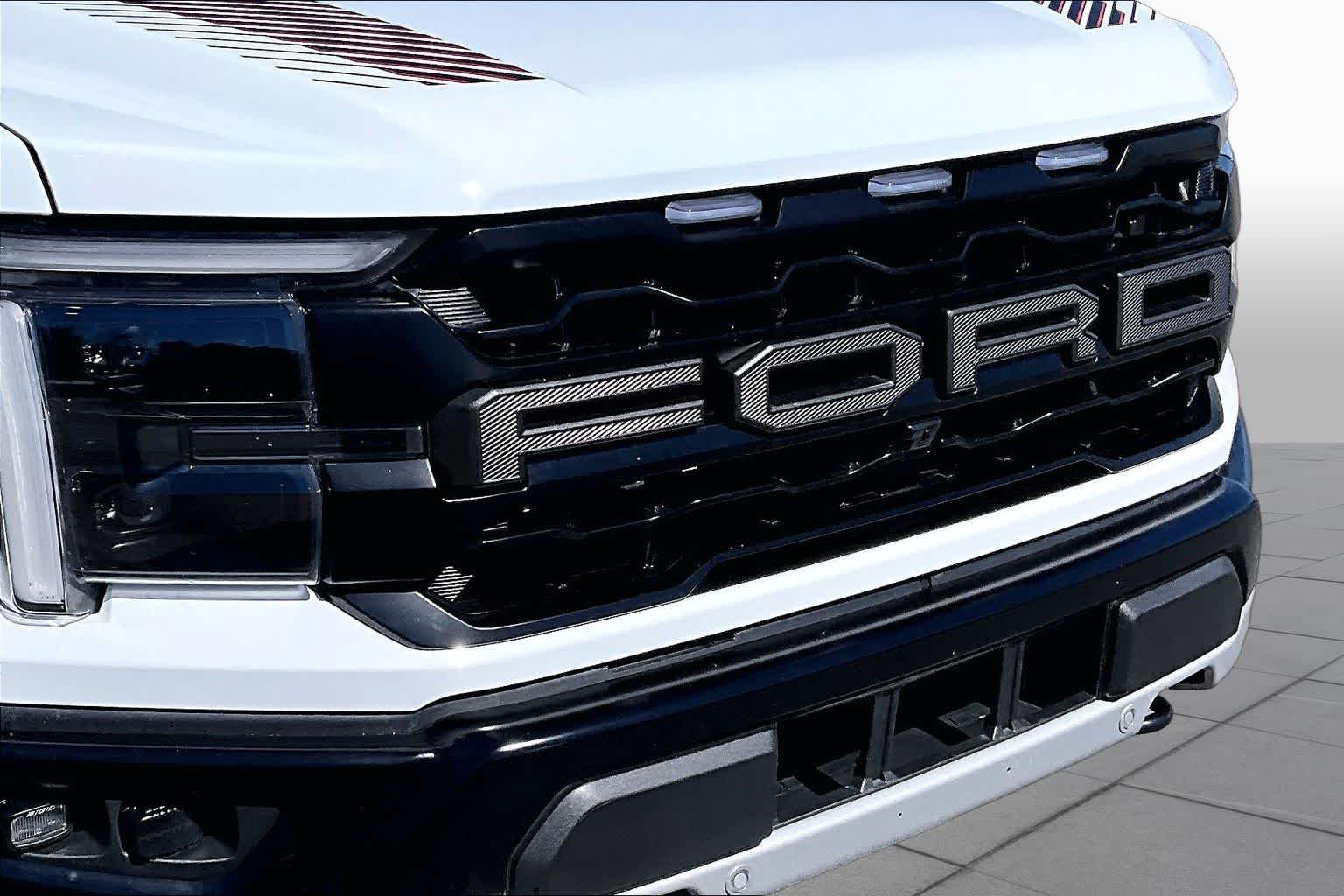 Used 2025 Oxford White Ford Raptor image 27