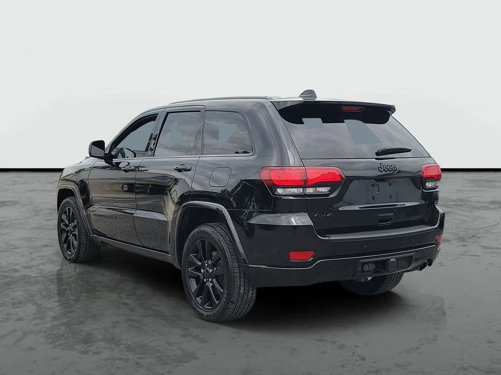 Used 2020 Black Jeep Altitude image 3