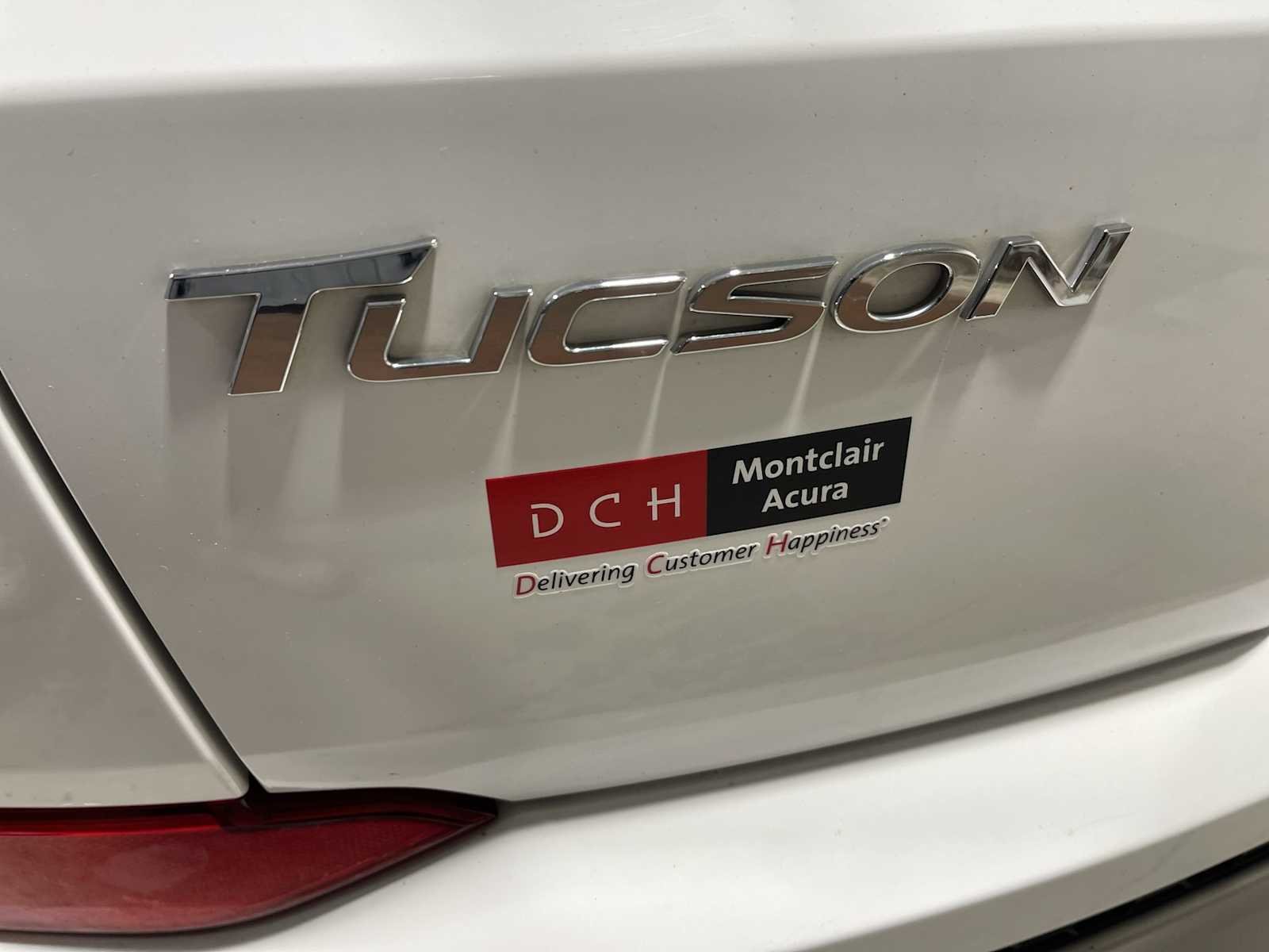 Used 2018 Dazzling White Hyundai Limited image 7