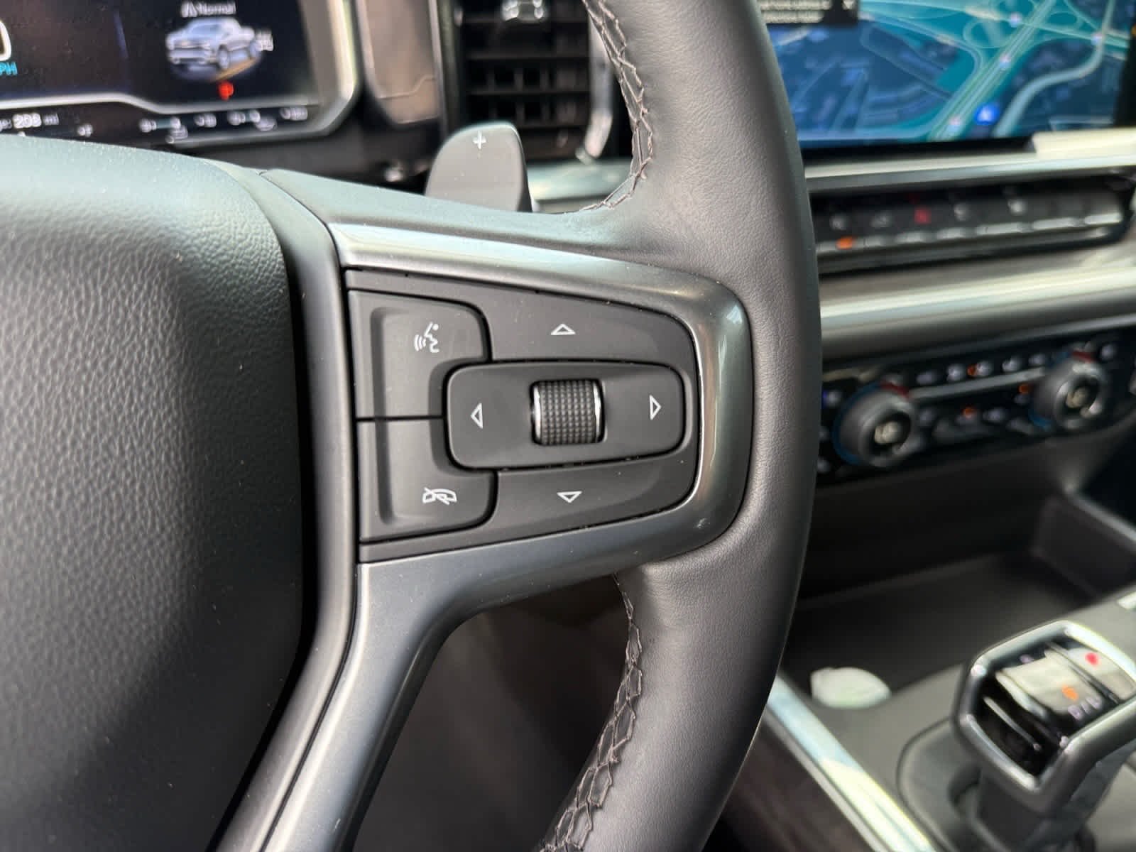 Used 2025 Summit White Chevrolet LTZ image 23