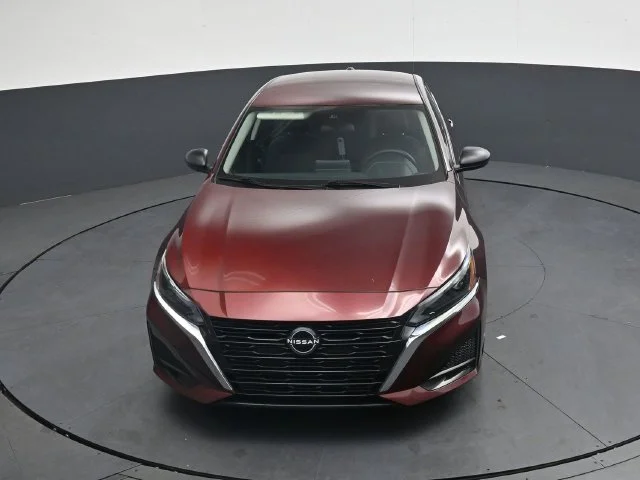 Used 2025 Red Nissan 2.5 SV image 29
