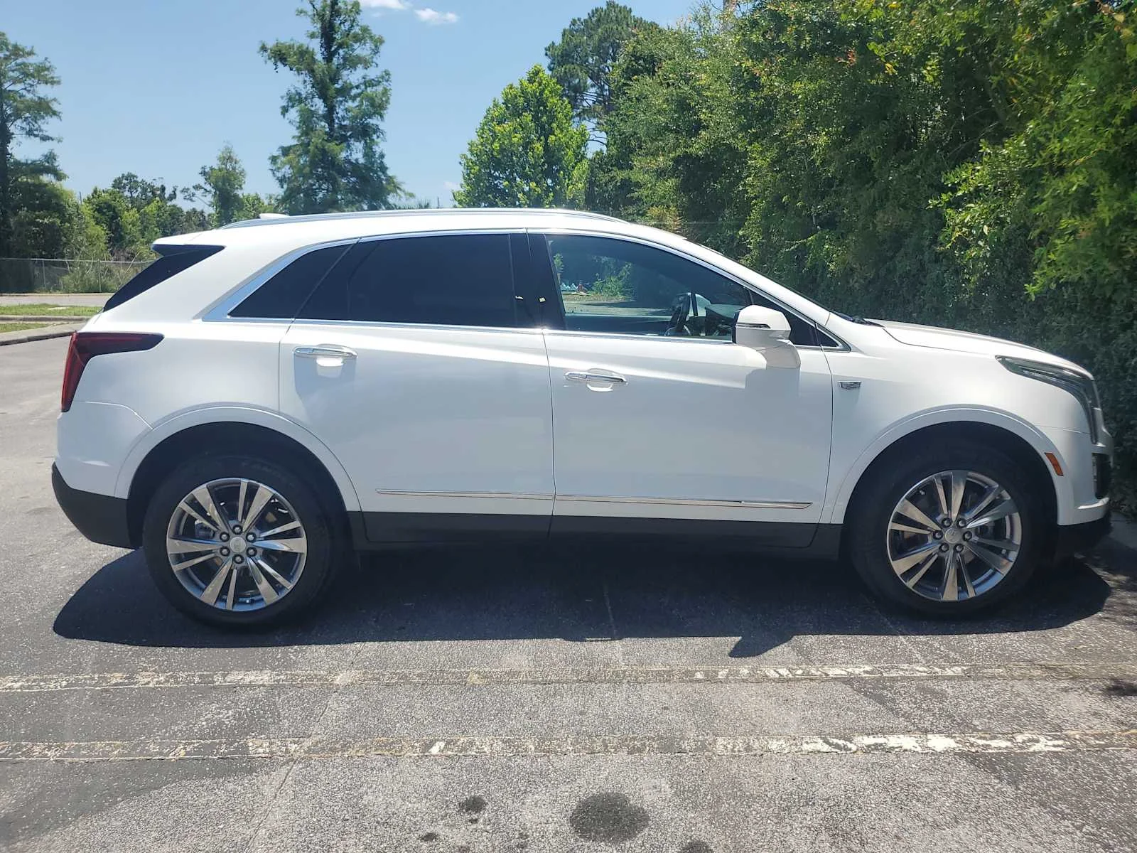 Used 2024 Mary Kay Pearl Tri-coat V Cadillac Premium Luxury image 6