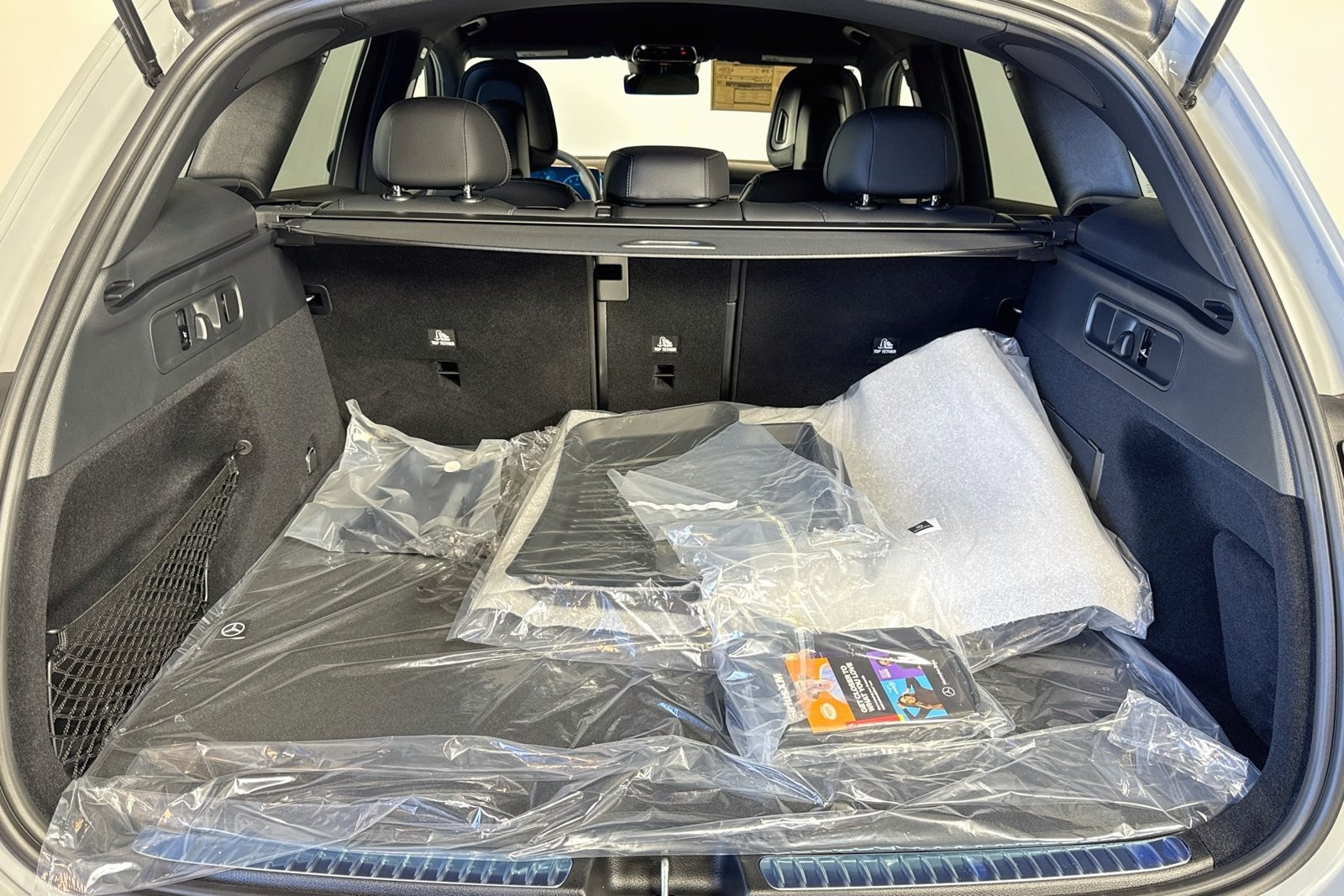 New 2026 MANUFAKTUR Alpine Grey Mercedes-Benz GLC 300 image 23