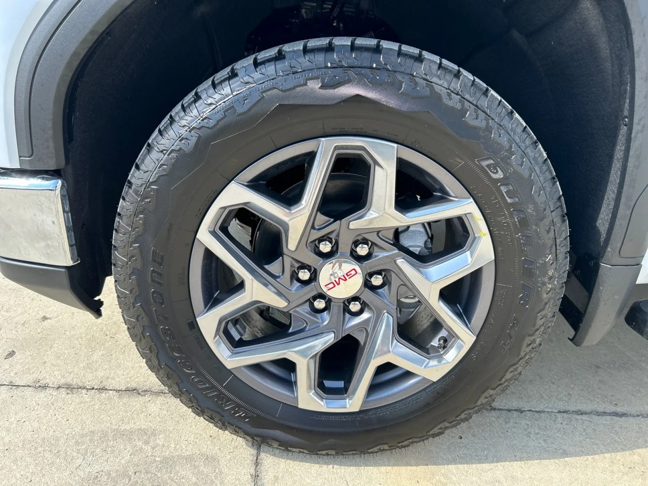 New 2026 Glacier White Tricoat GMC SLT image 9