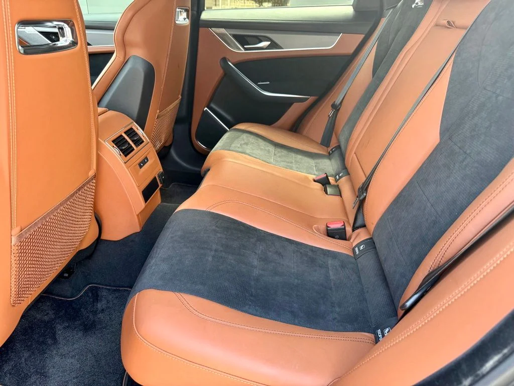 Used 2021 Santorini Black Jaguar SVR image 7