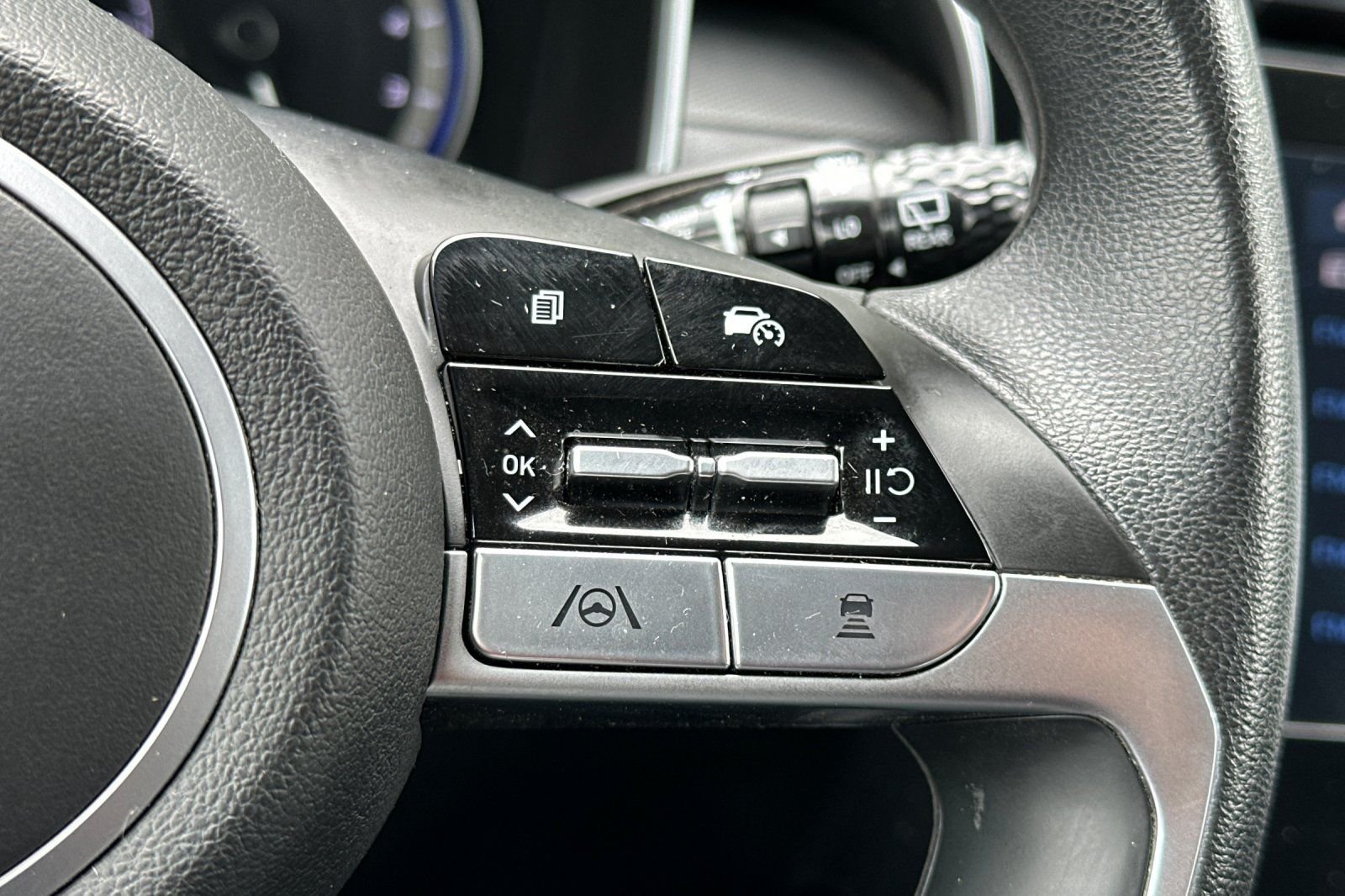 Used 2024 Black Hyundai SEL image 28