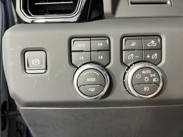 New 2026 White GMC AT4 image 40