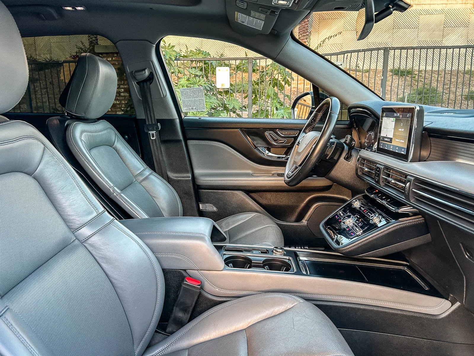 Used 2020 Blue Lincoln Reserve image 21