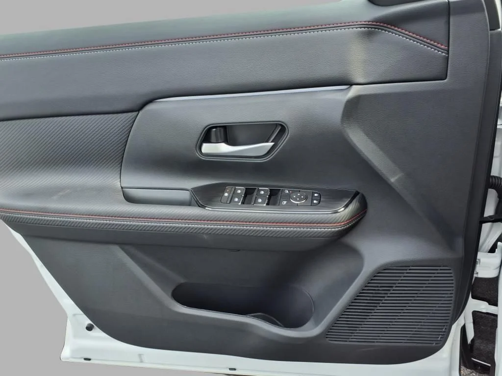 2025 Nissan Kicks SR AWD - Photo 16