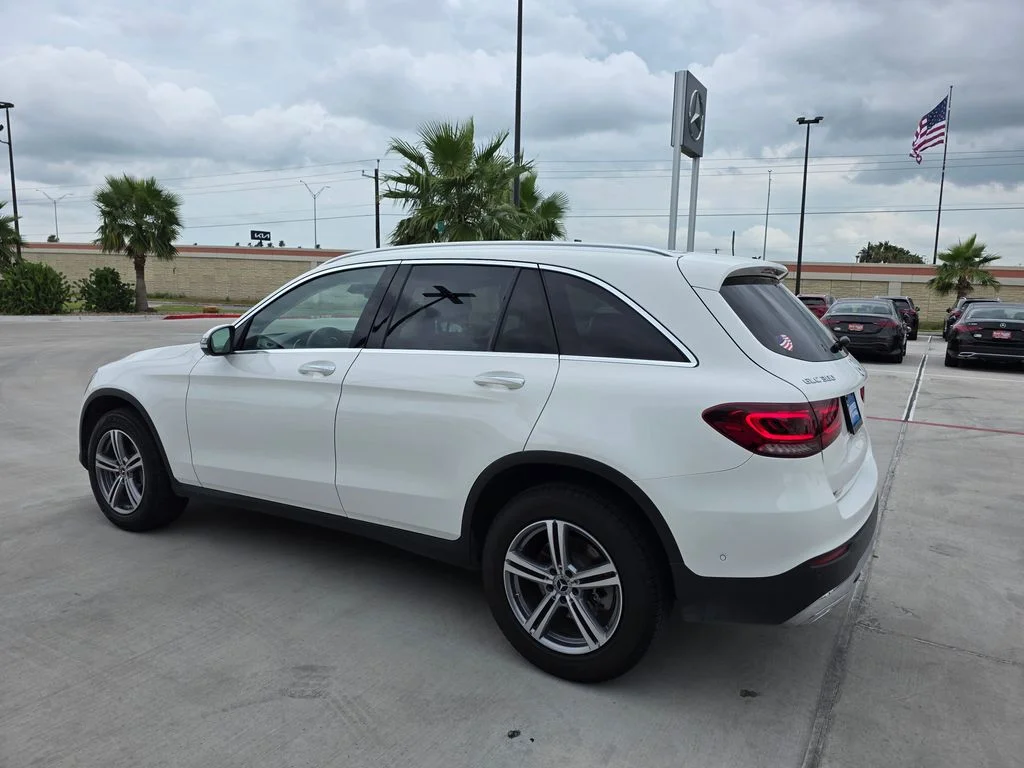 Used 2022 White Mercedes-Benz GLC 300 image 5