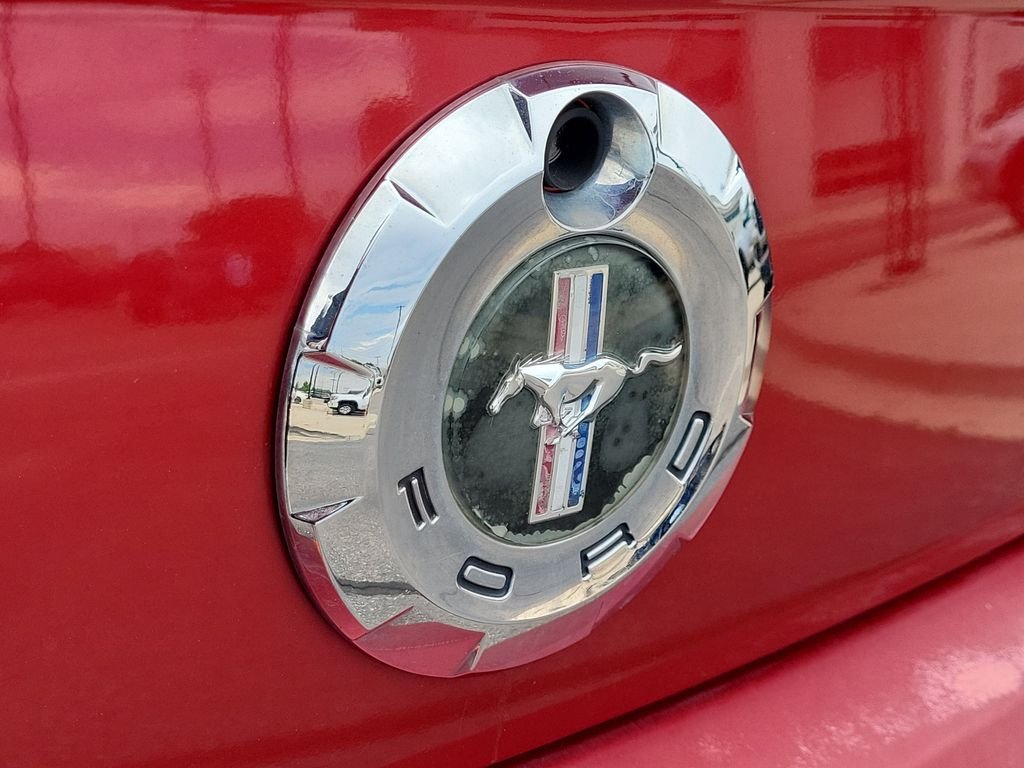 Used 2007 Red Ford V6 Deluxe image 19