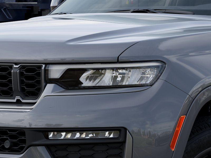 New 2027 Sting-Gray Clear-Coat Paint Jeep Limited image 6