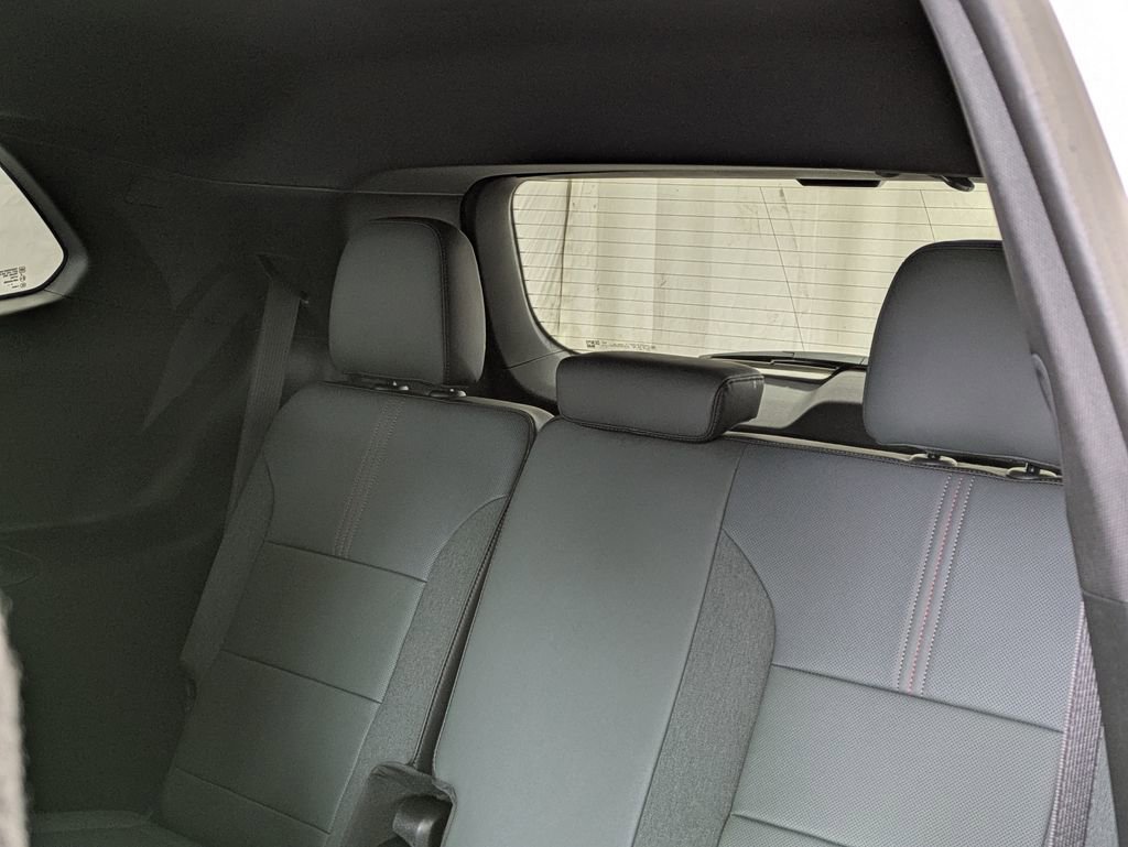 2026 GMC Acadia AT4 - Photo 17