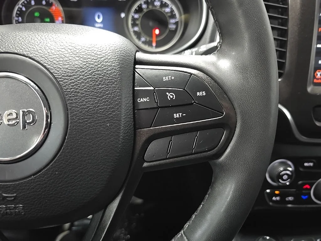 Used 2022 Black Jeep Trailhawk image 22