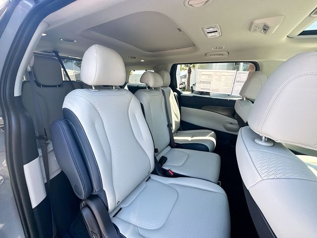 New 2026 White Kia SX Prestige image 30