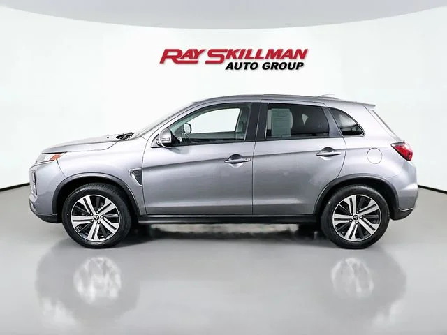 Used 2021 Gray Mitsubishi 2.0 SE image 4