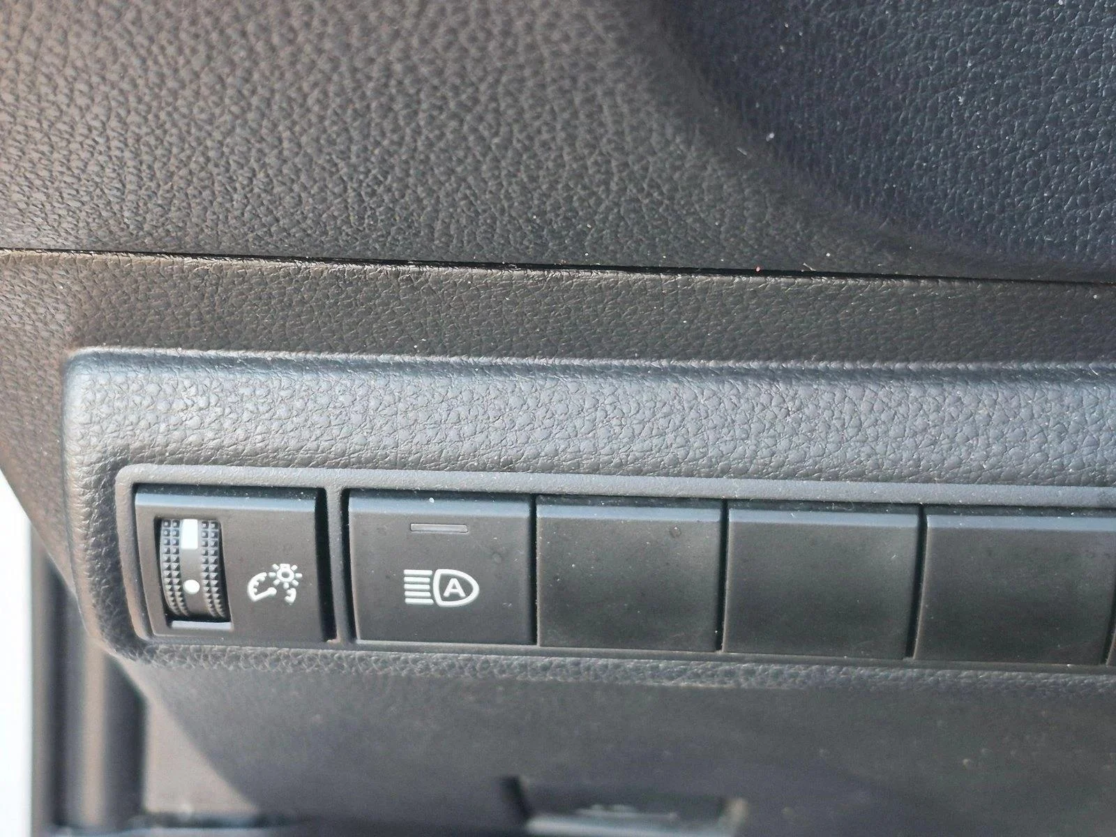 Used 2024 Ice Cap Toyota LE image 10