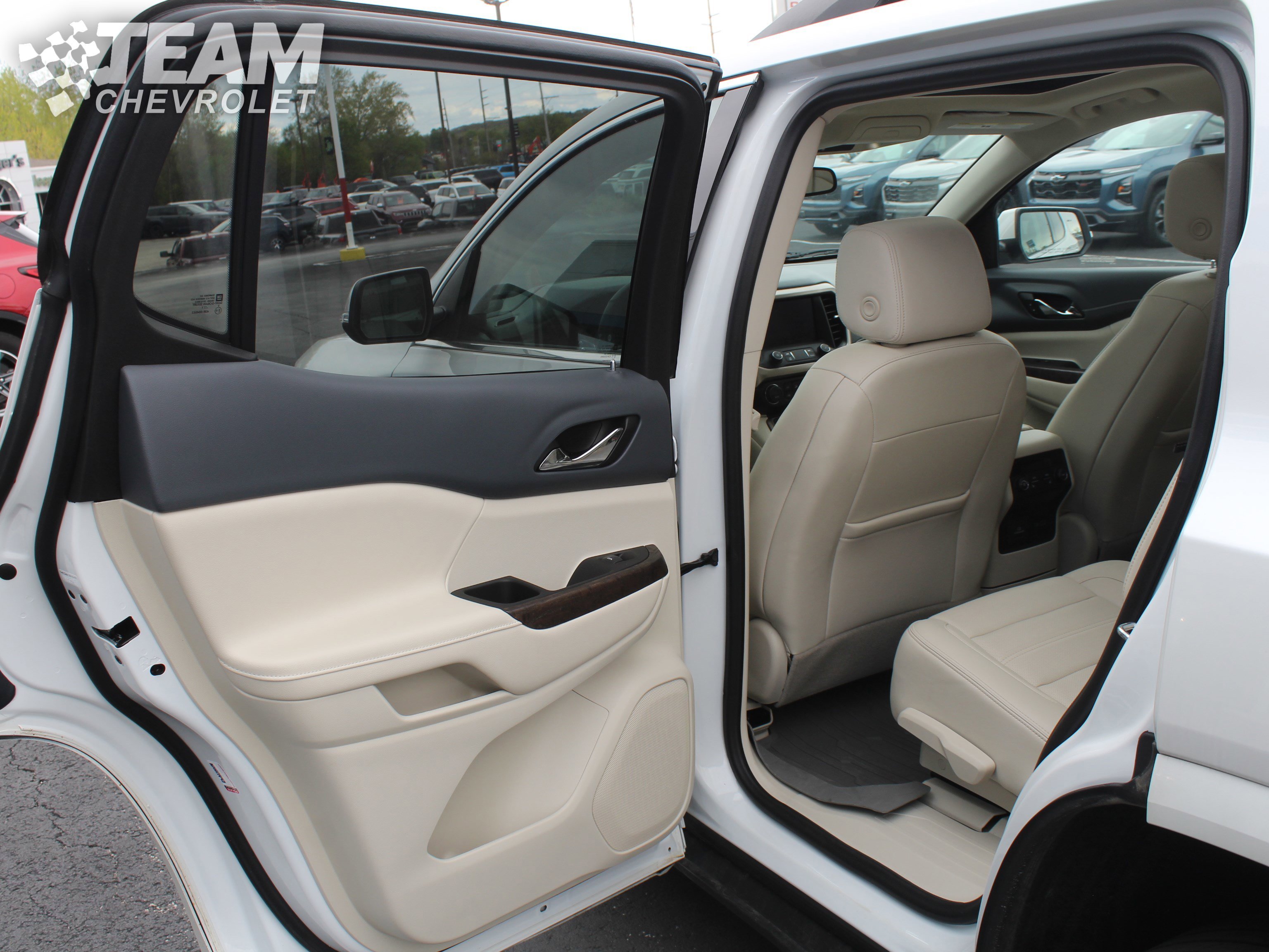2023 GMC Acadia Denali - Photo 22