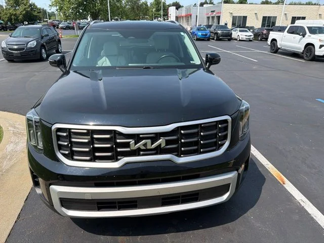 Used 2024 Black Kia S image 7