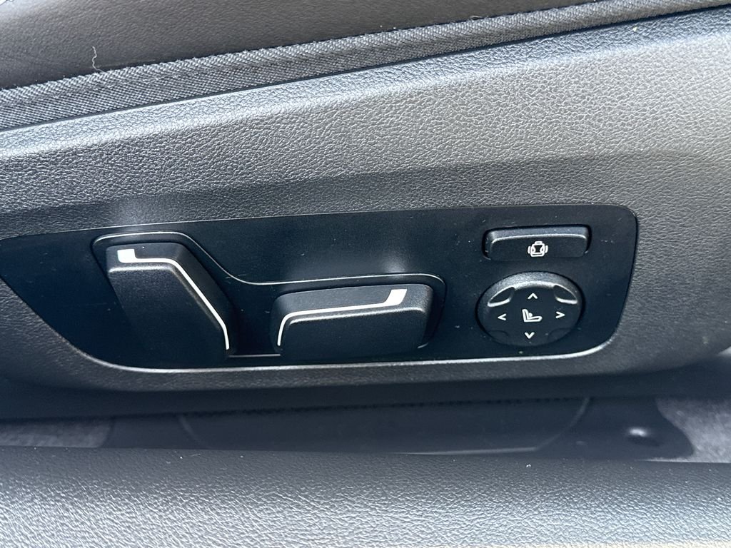 Used 2026 Skyscraper Grey Metallic BMW Competition image 15