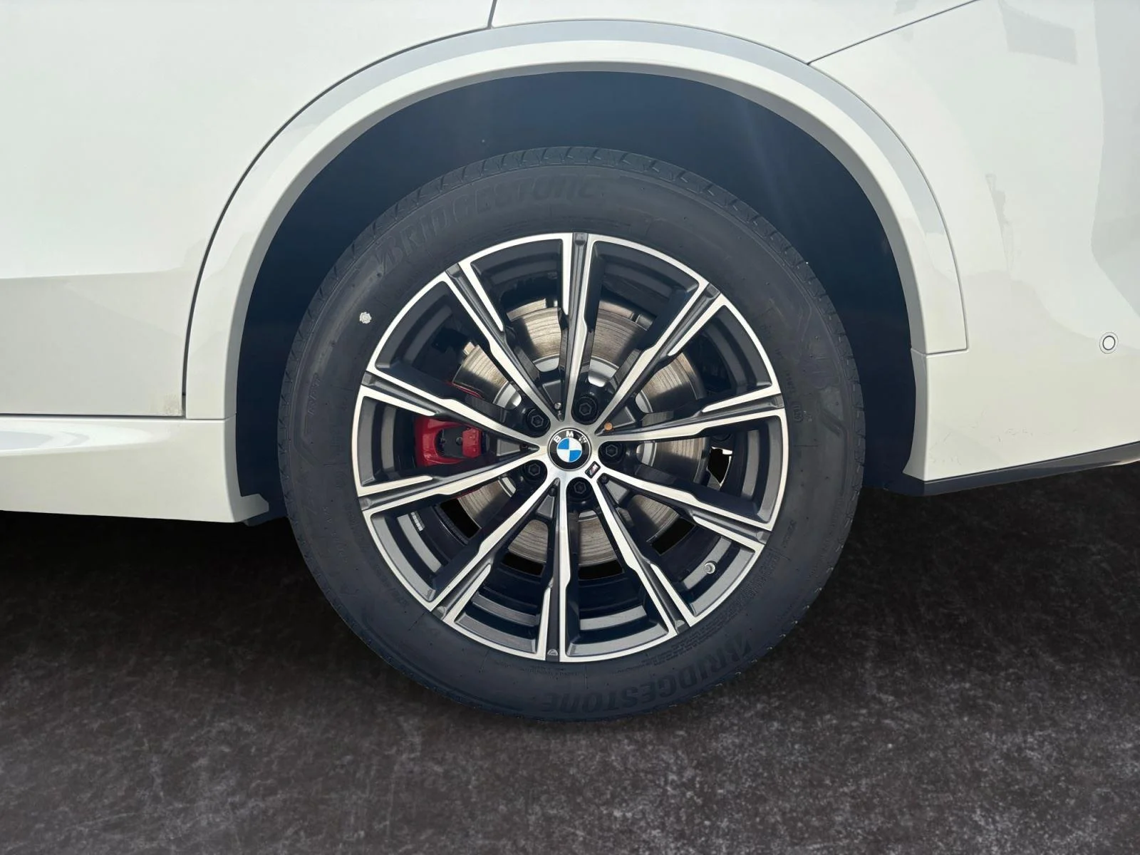 New 2026 Mineral White Metallic BMW M60i image 29
