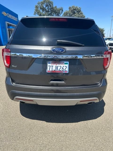Used 2016 Magnetic Metallic Ford XLT image 3