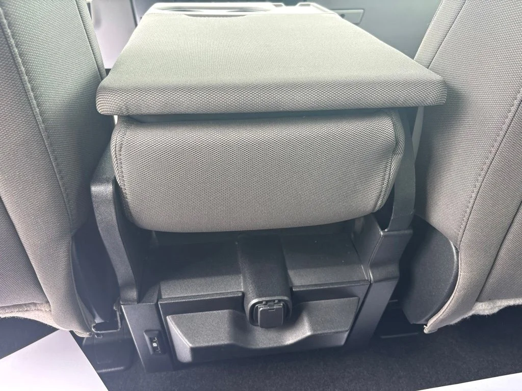 Used 2018 Gray Ford XLT image 31