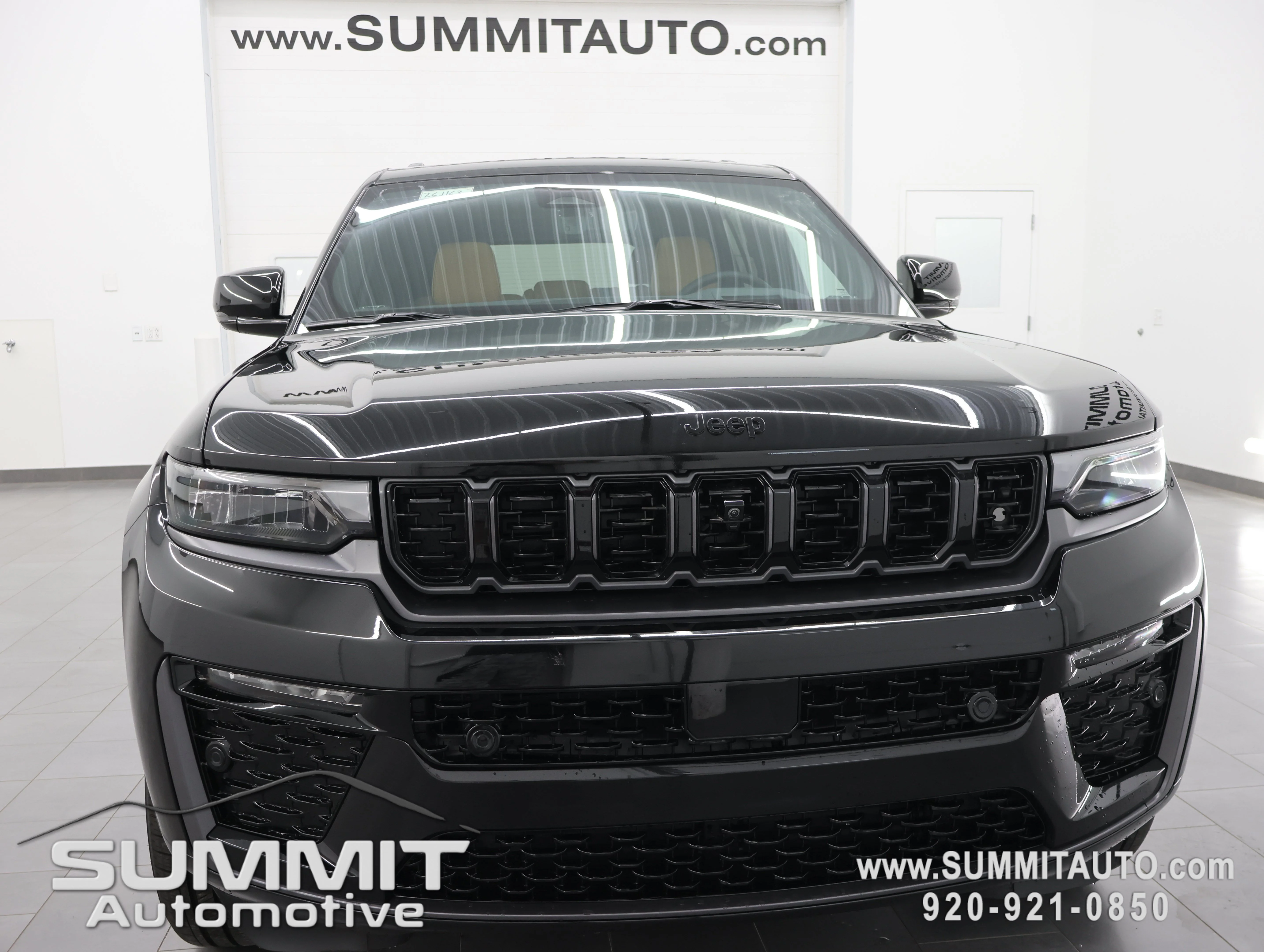 New 2026 Diamond Black Crystal Pearl-Coat Exterior Paint Jeep Summit image 26