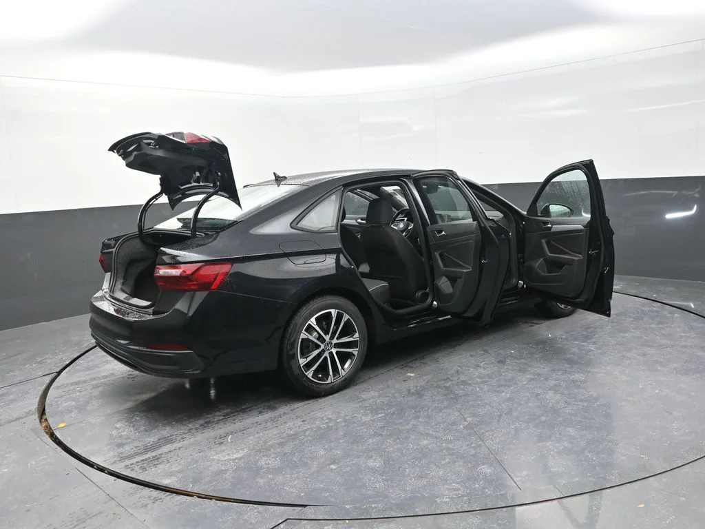 New 2026  Volkswagen 1.5T Sport image 36