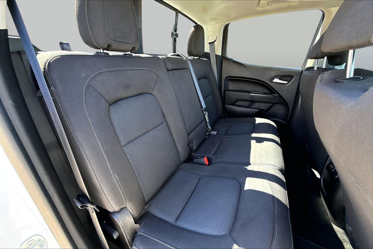 Used 2016 Summit White Chevrolet 2WD LT image 20