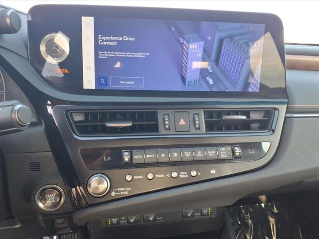 2025 Lexus ES 350 - Photo 15