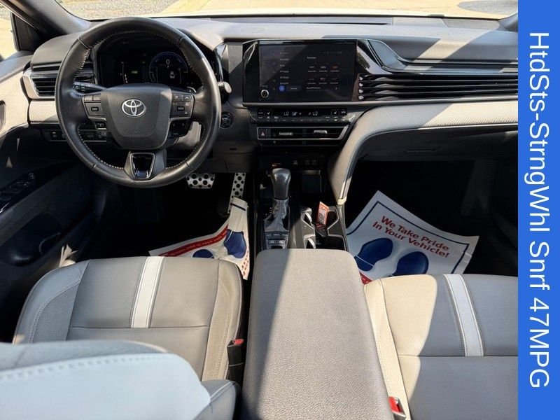 Used 2025 Ice Toyota SE image 13